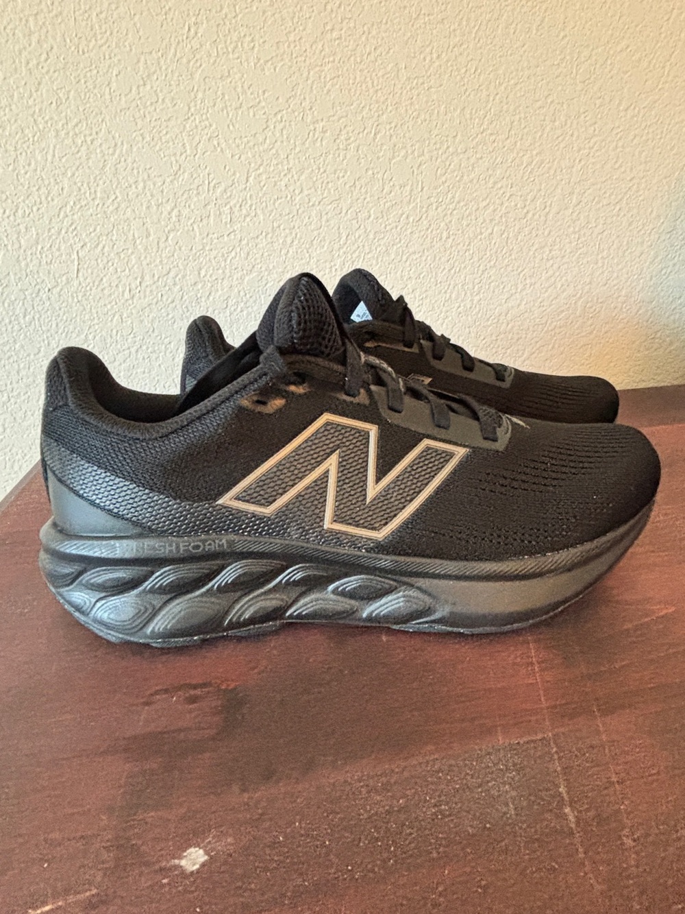 New Balance Fresh Foam X 520v9 Black Running Shoes Women's Size 9